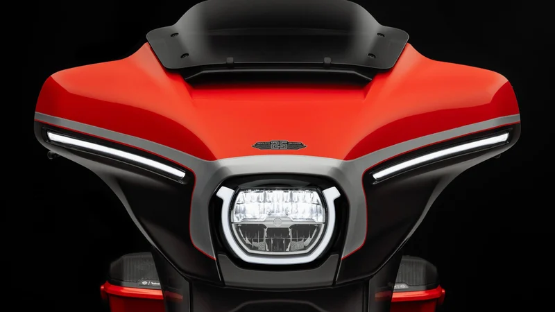 Harley-Davidson CVO Street Glide 2024 imagem frontal da carenagem