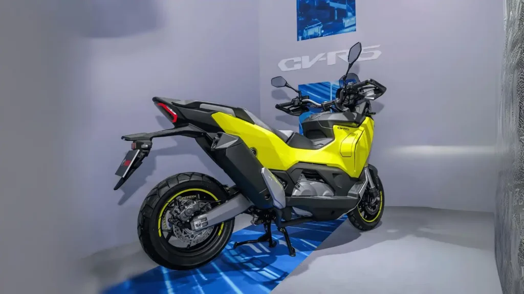 Kymco CV-R5 imagem lateral traseira