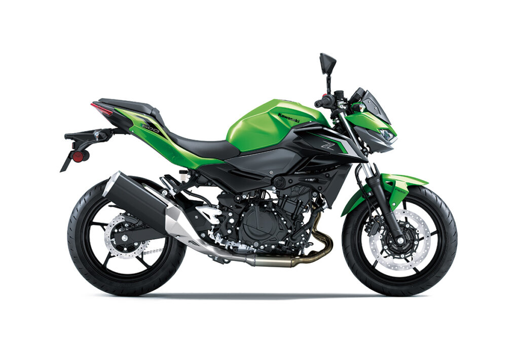 Kawasaki Z 500 imagem lateral direita