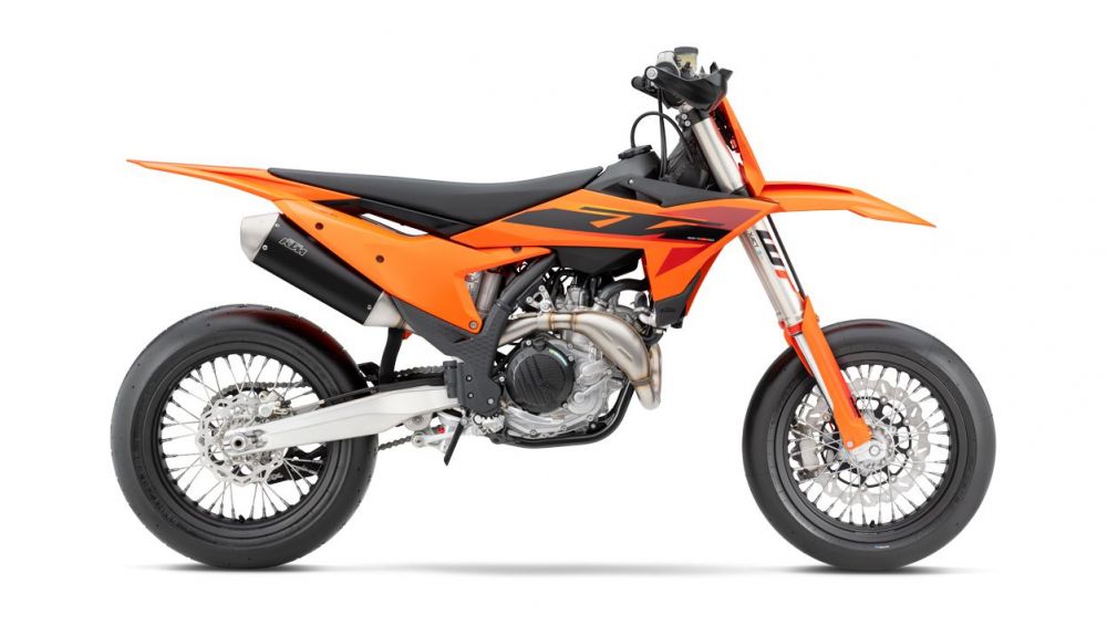 KTM 450 SMR 2025 imagem lateral direita