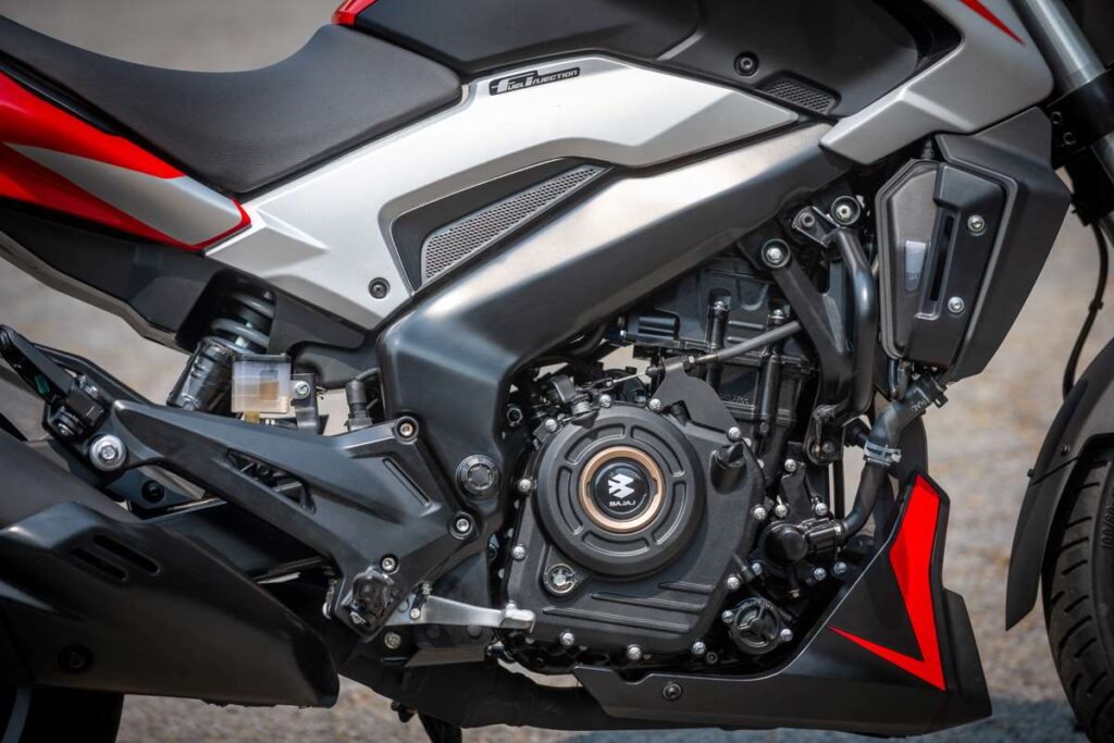 imagem do motor Bajaj Dominar 250