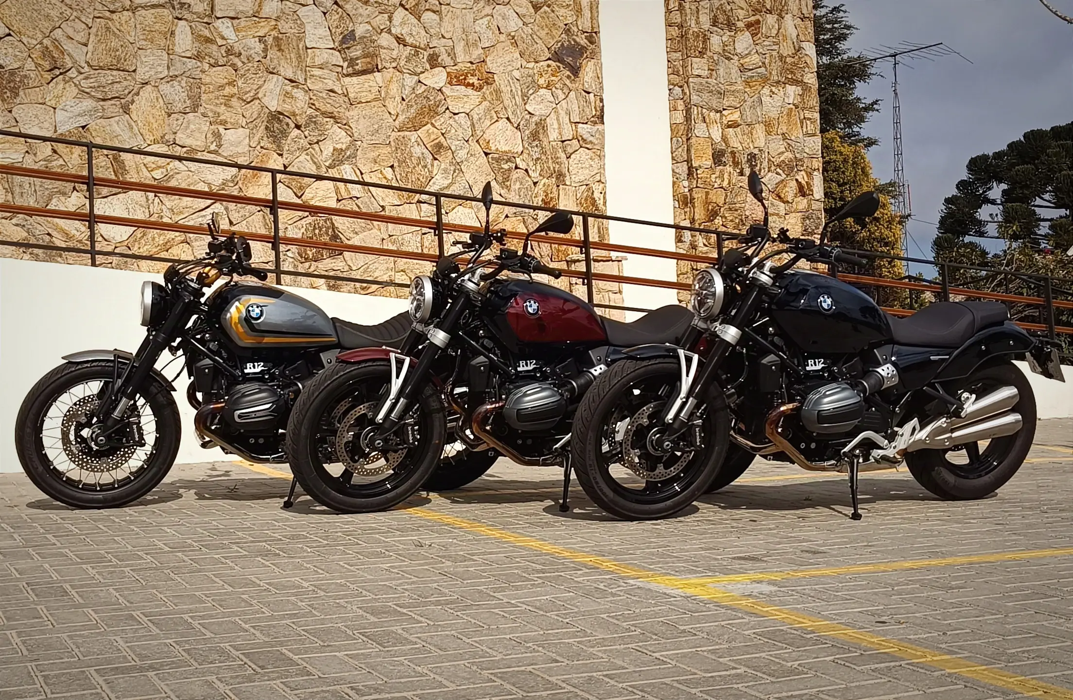 TRES-MODELOS