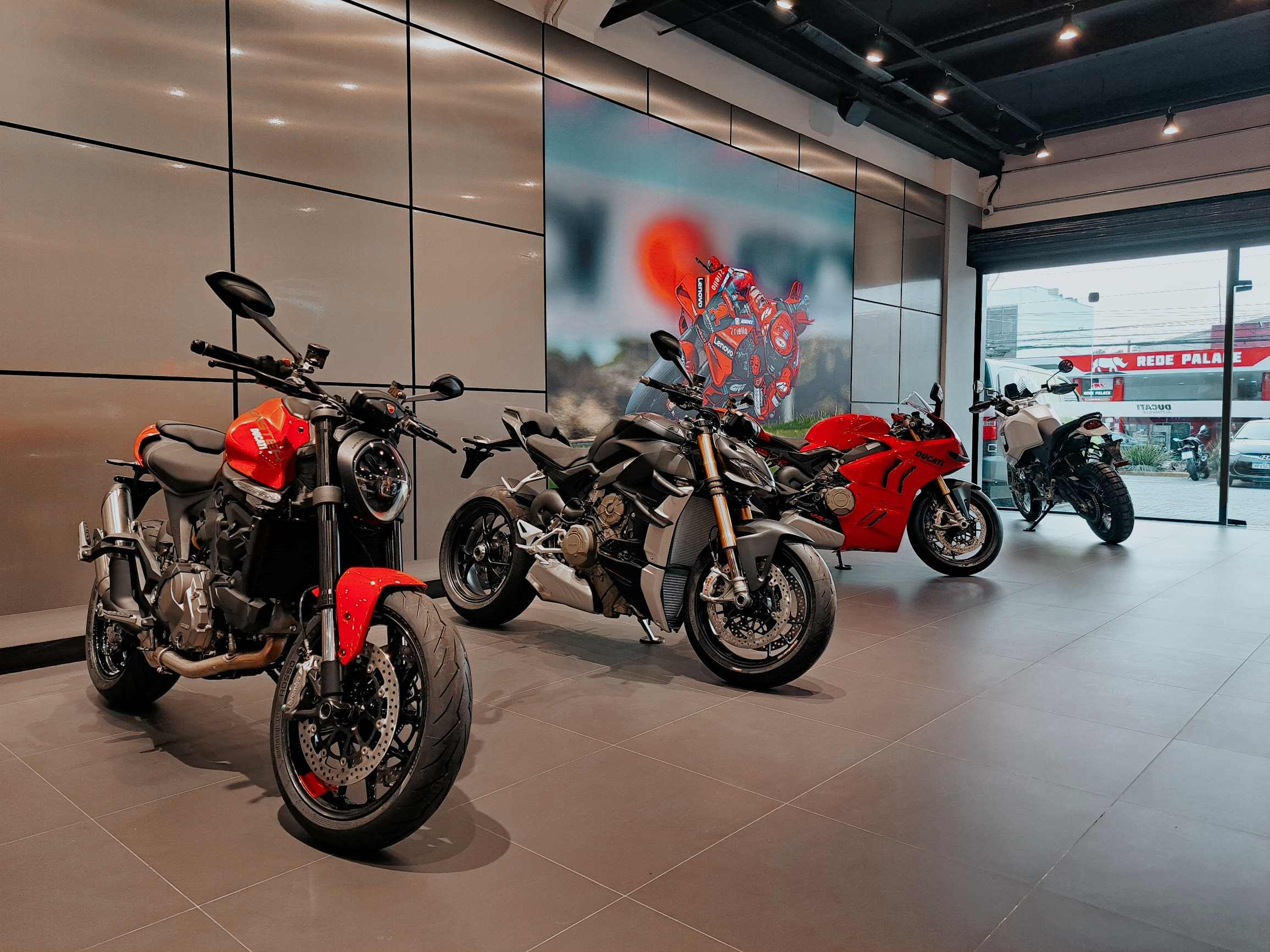 ducati-store-brasil-motociclismoonline-1