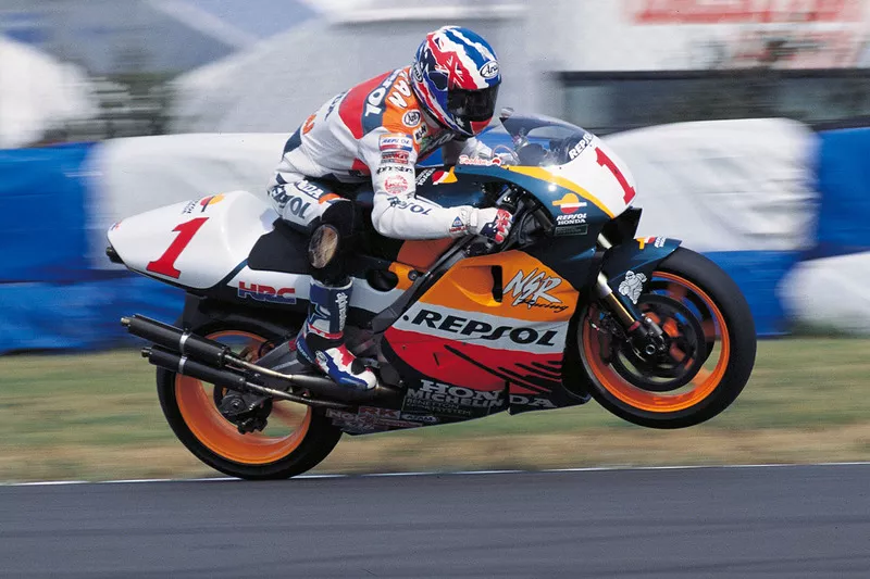 imagem Mick Doohan em ação com Repsol Honda em 1997