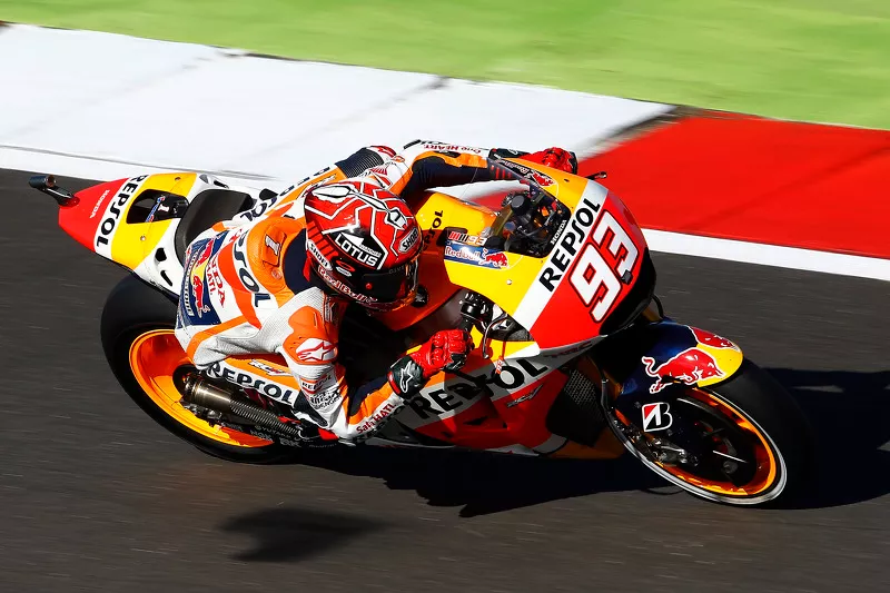 imagem Marc Márquez em ação com Repsol Honda em 2015