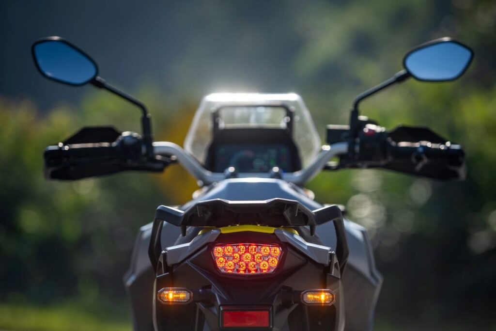 V-Strom 800 DE imagem da lanterna traseira LED