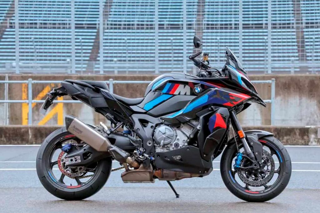 imagem lateral BMW M100XR