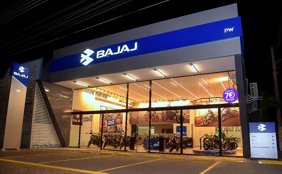 fachada da concessionária Bajaj PW, em Mossoró (RN)