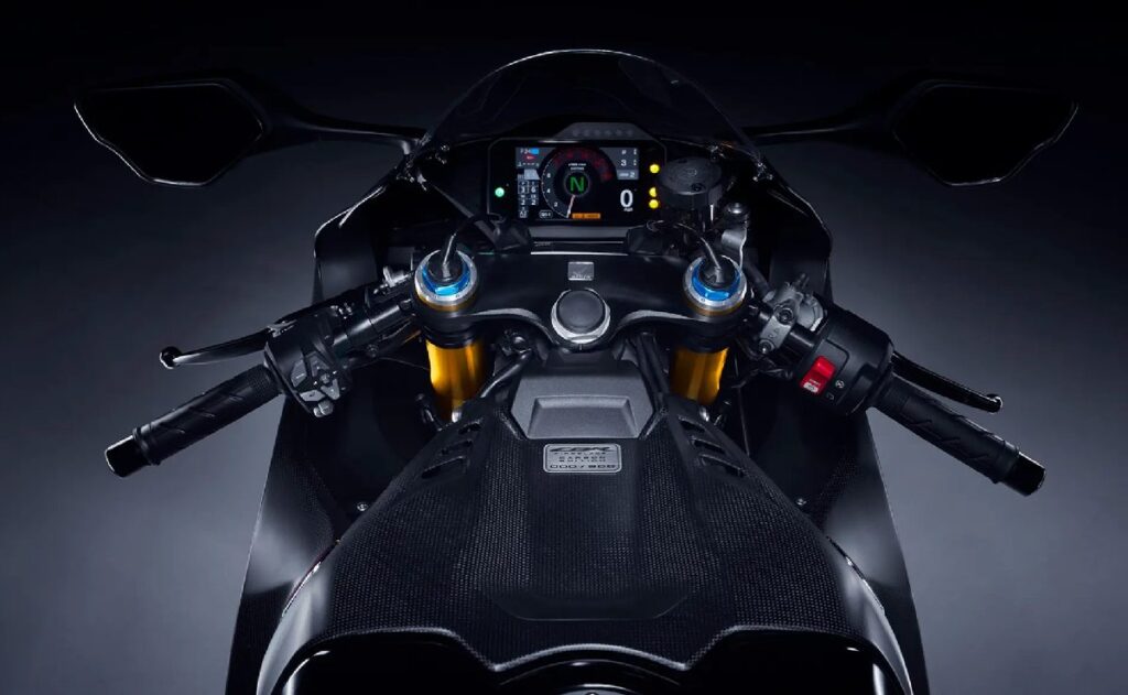 imagem do painel TFT da Honda CBR1000RR-R Fireblade SP Carbon Edition