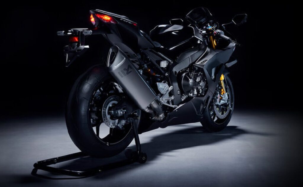 imagem traseira Honda CBR1000RR-R Fireblade SP Carbon Edition