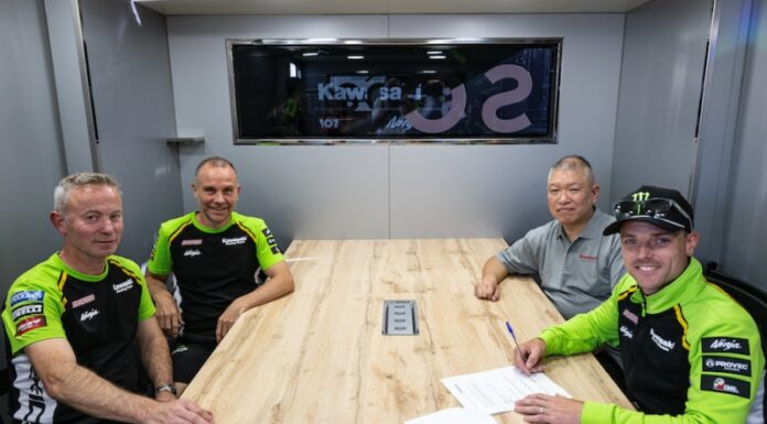 imagem pilotos Alex Lowes e Axel Bassani equipe Bimota by Kawasaki Racing Team