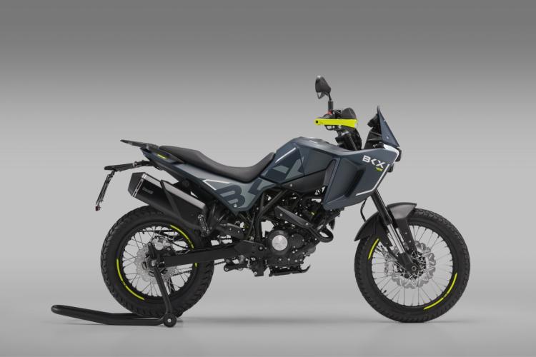 Benelli lança duas novidades essa é a BKX 125