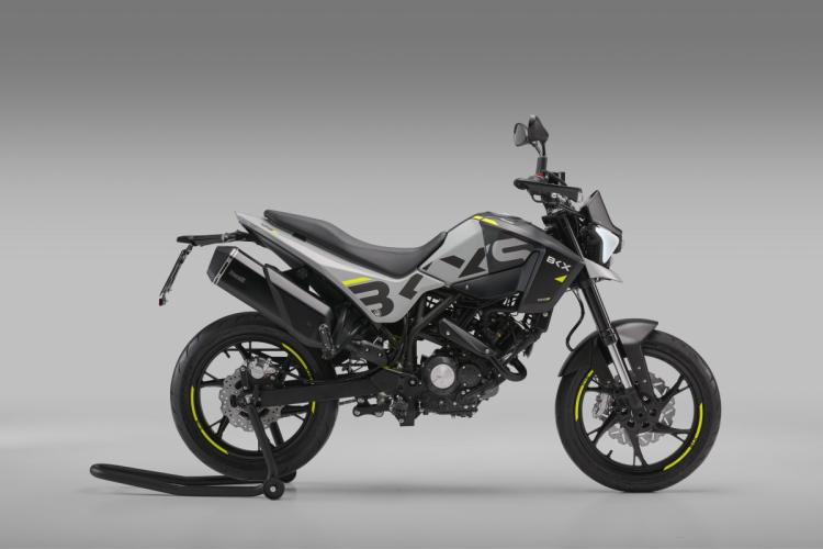 Benelli lança duas novidades essa é a BKX 125 S