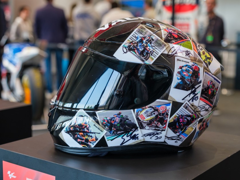 Capacete Roby Starline autografado: 58 mil reais
Capacete do VR46 é vendido por R$61 mil.