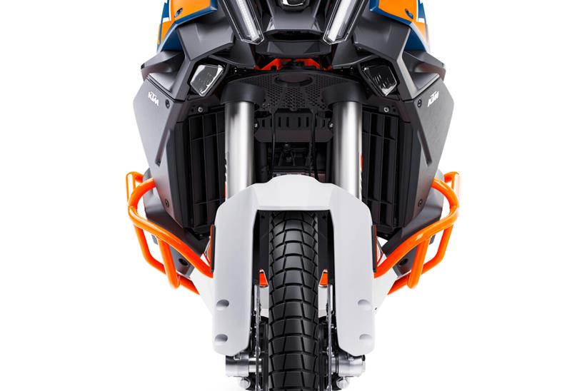 KTM 1390 Super Adventure R com pneus 80/20, mais on-road