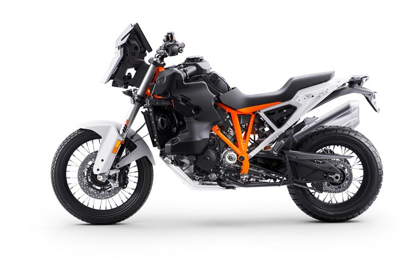 KTM 1390 Super Adventure R sem carenagem