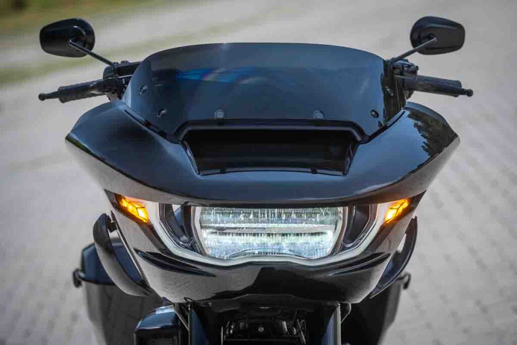 imagem do farol em LED da Harley-Davidson Road Glide - foto: Gustavo Epifanio