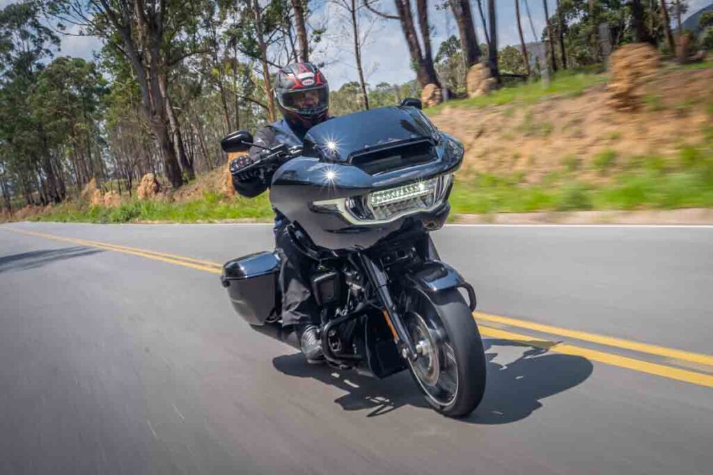 imagem frontal da Harley-Davidson Road Glide - foto: Gustavo Epifanio