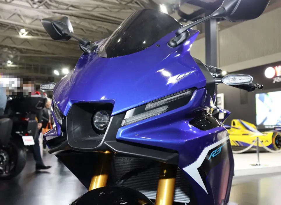 imagem da nova Yamaha YZF-R3 2025