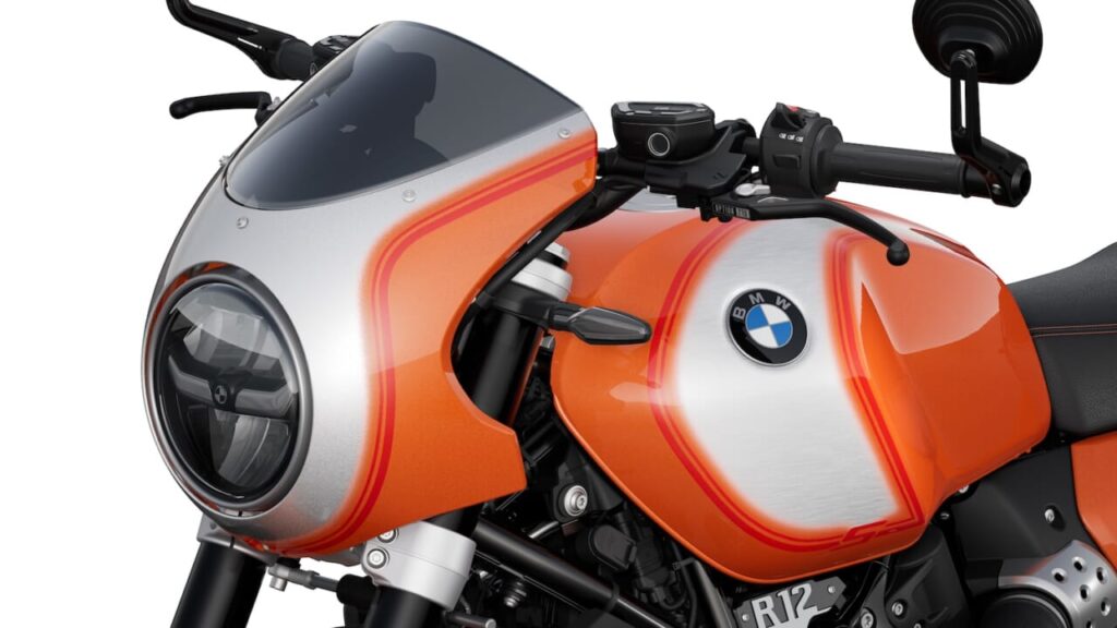 imagem da acrenagem frontal da BMW R12S Heritage Café Racer