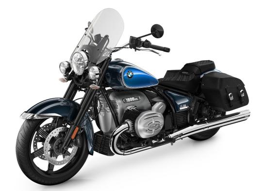 imagem lateral frontal da BMW R 18 Classic 2025