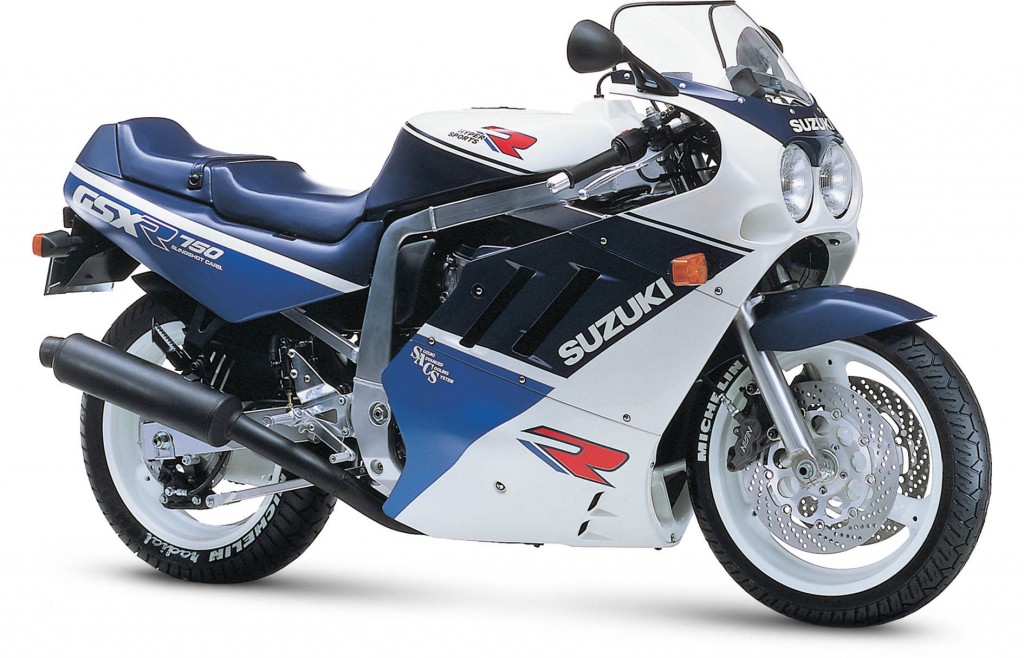 imagem lateral Suzuki GSX-R 750 1990