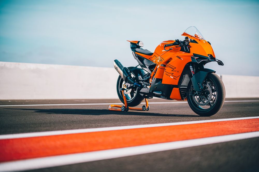 imagem da KTM RC 990