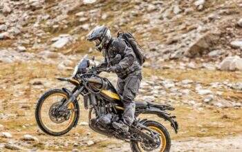 Royal-Enfield-Himalayan-450-em-ação-motociclismoonline
