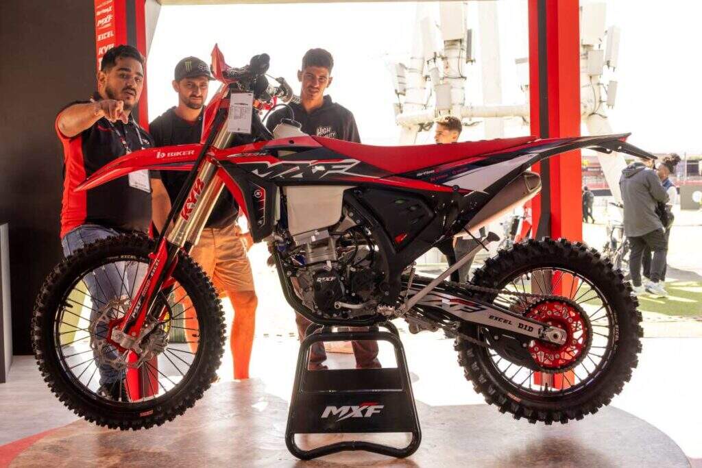 imagem moto mxf 2025
