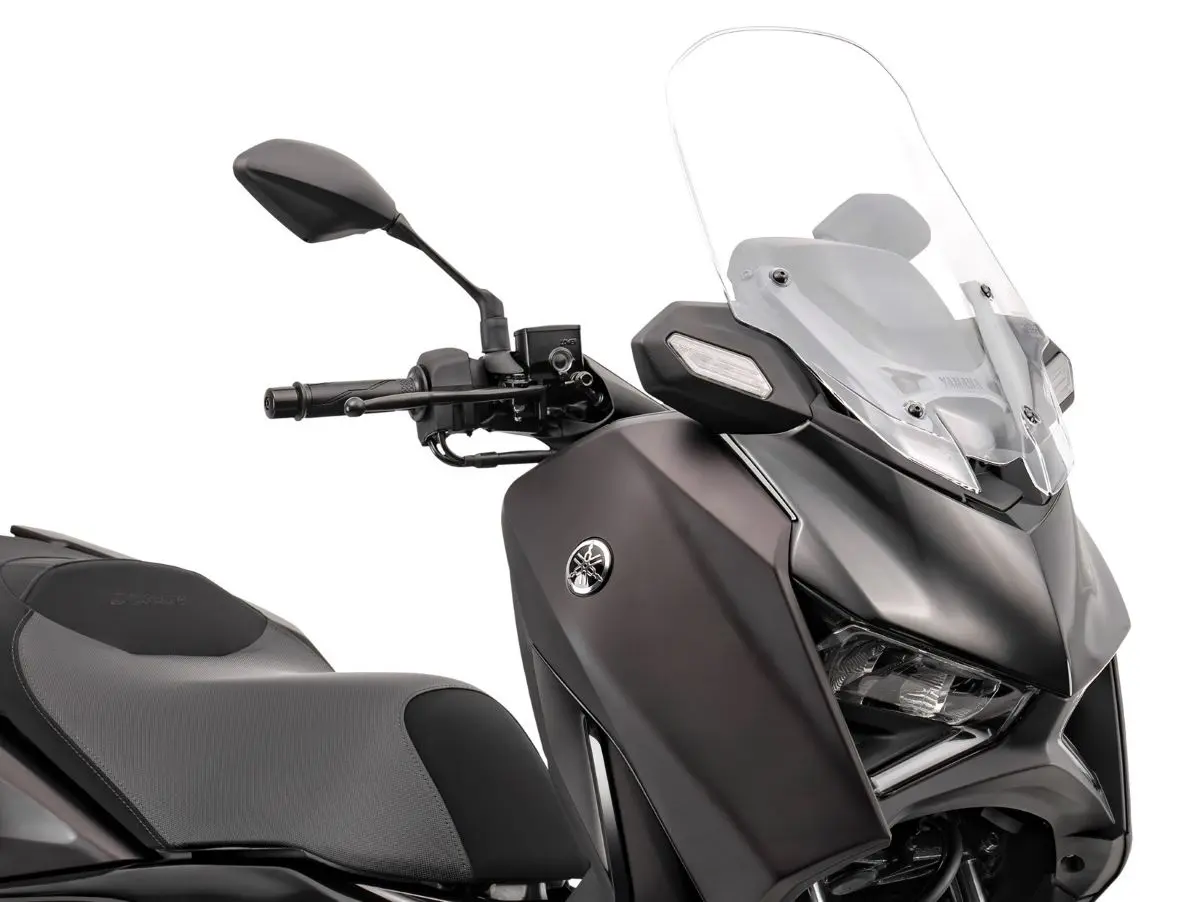 2026-XMAX-300-MAGMA-BROWN-3-4-DIREITA