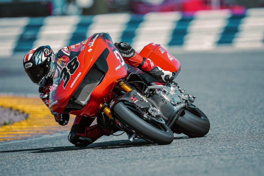 Bradley Smith em ação pela Harley-Davidson no King of the Baggers
