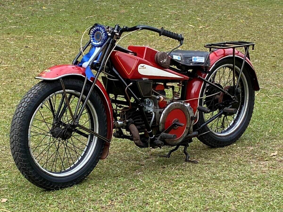Moto-Guzzi-Sport-13