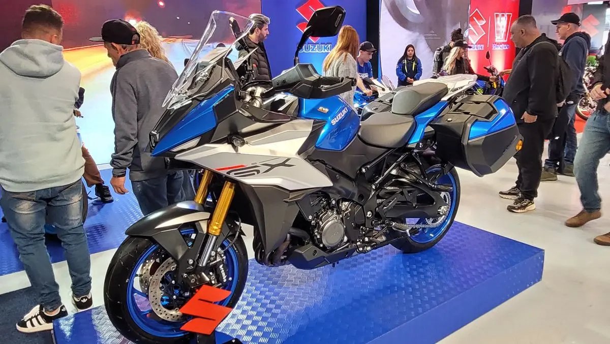 Suzuki-GSX-S1000GT (1)