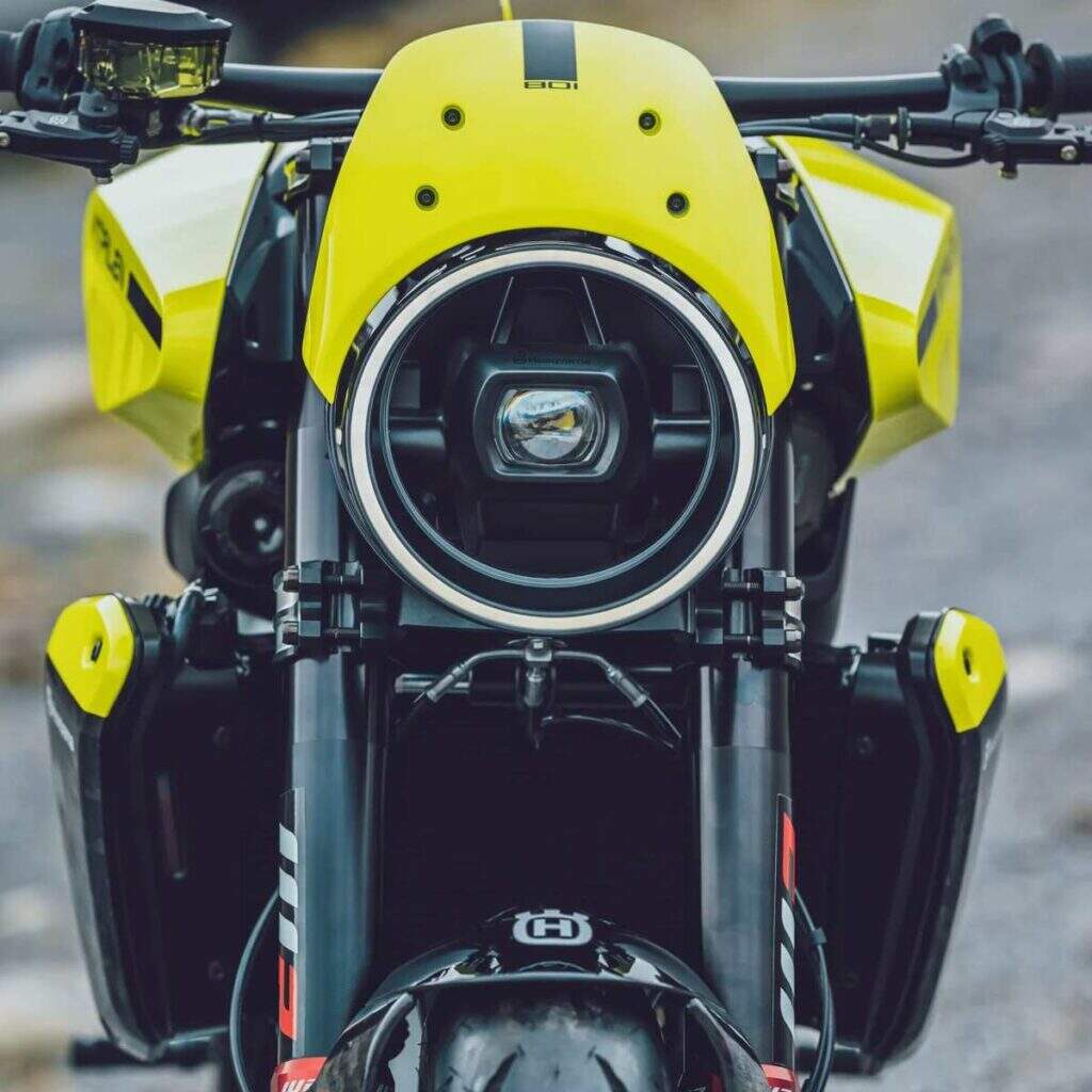 imagem do farol da Husqvarna Vitpilen 801 Custom
