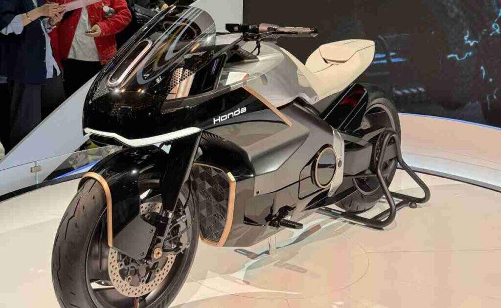 imagem lateral da honda ev concept