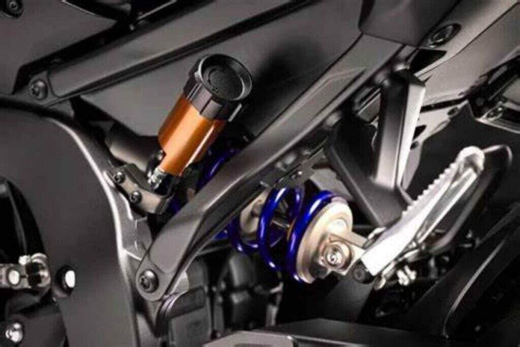 imagem suspensão ktb Yamaha YZF-R9 2025
