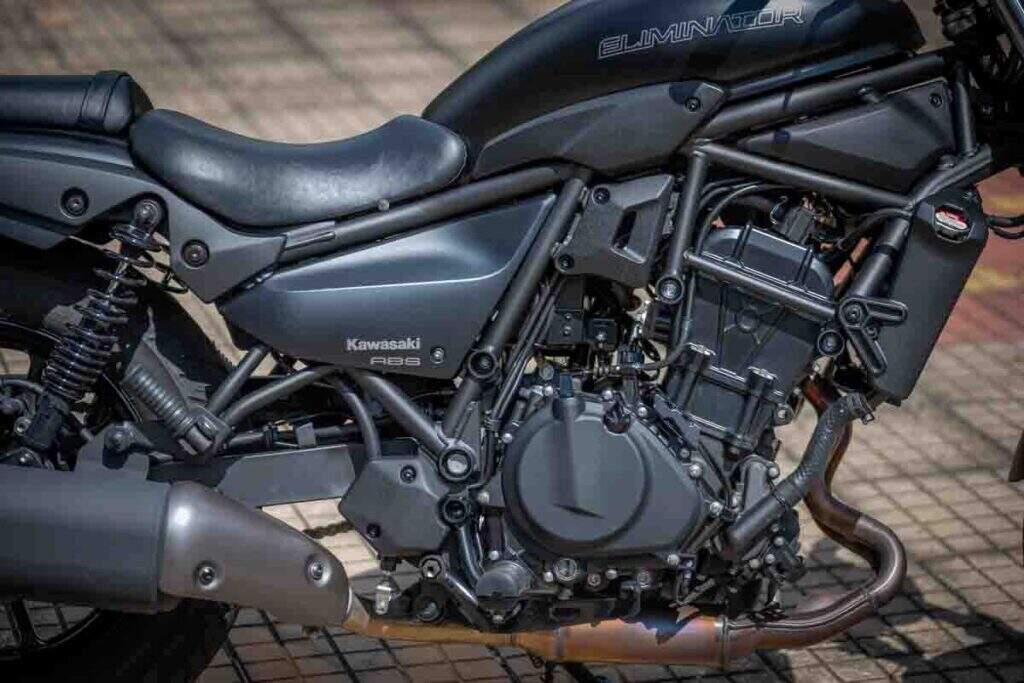 imagem motor Kawasaki Eliminator 500 2025
