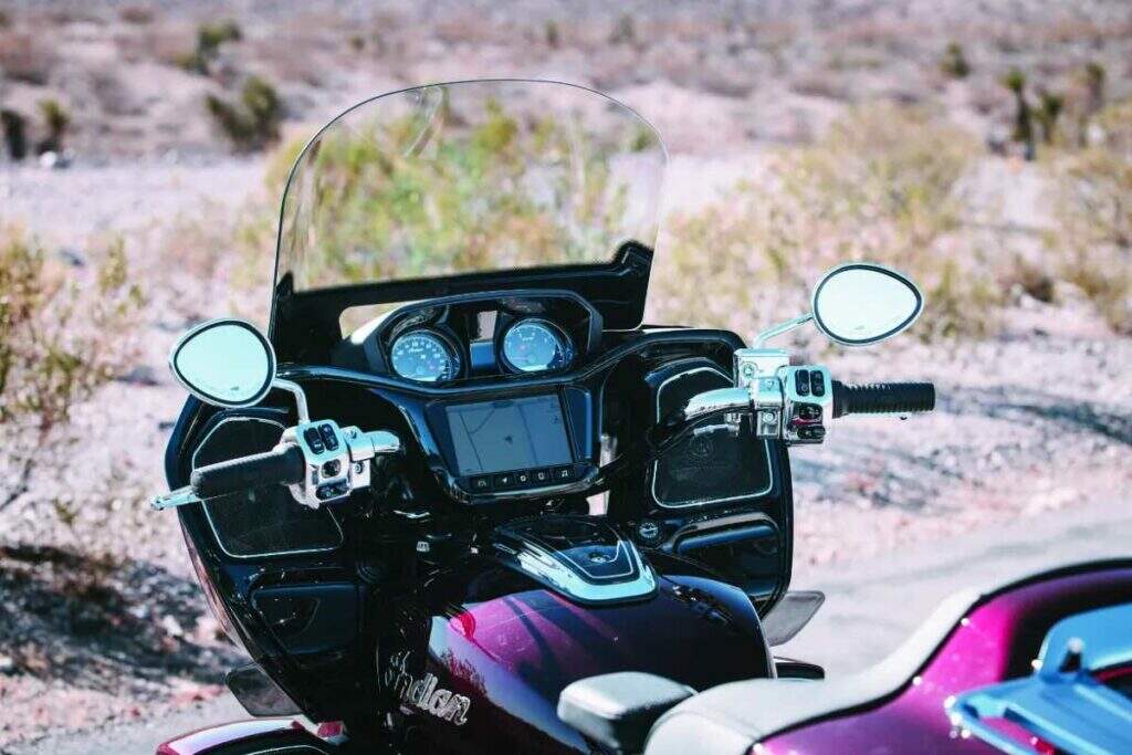 imagem painel da indian roadmaster powerplus 2025
