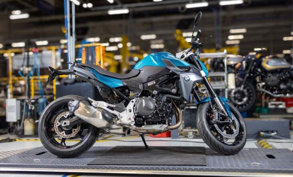 Nova BMW F 900 R começa a ser produzida em Manaus