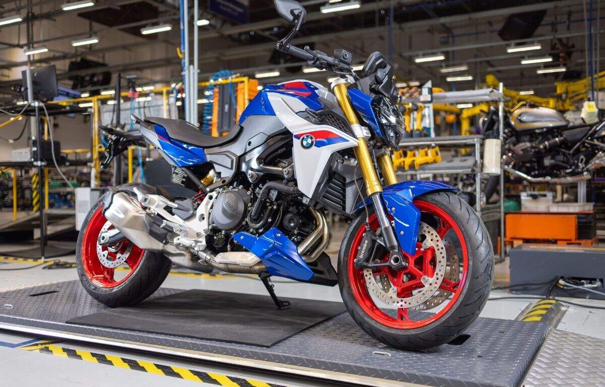 BMW-F-900-R-Manaus (3)