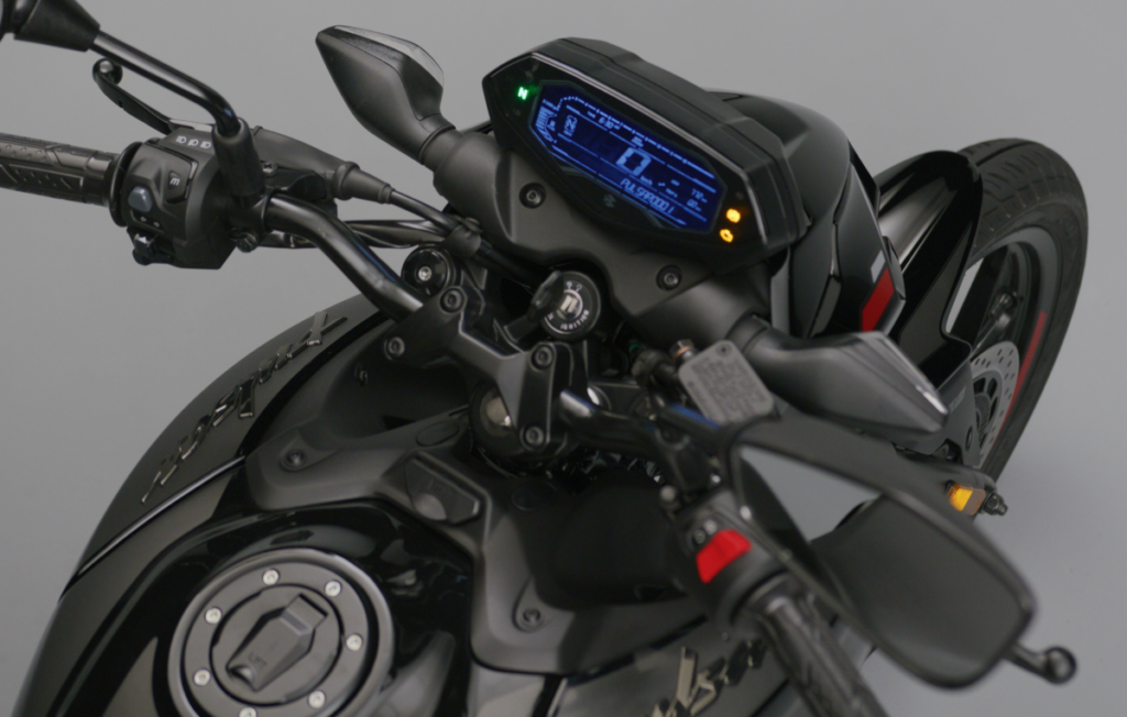 Vista frontal superior da Bajaj Pulsar N150