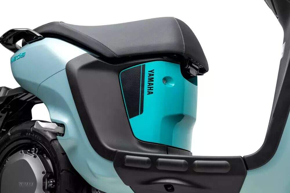 imagem assento Yamaha Neo's Connected