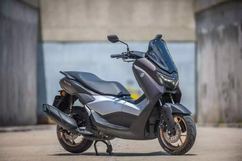 imagem lateral yamaha NMax ABS Connected 2025