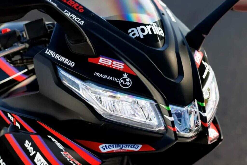 imagem frontal Aprilia RS 125 GP Replica