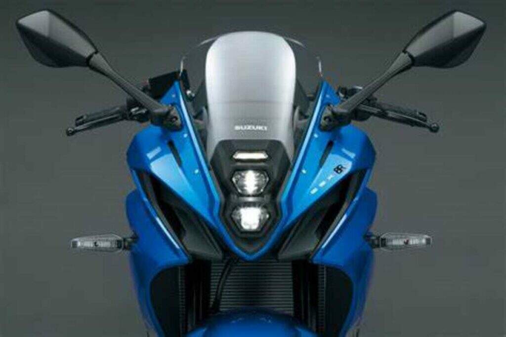 imagem frontal suzuki gsx-8t