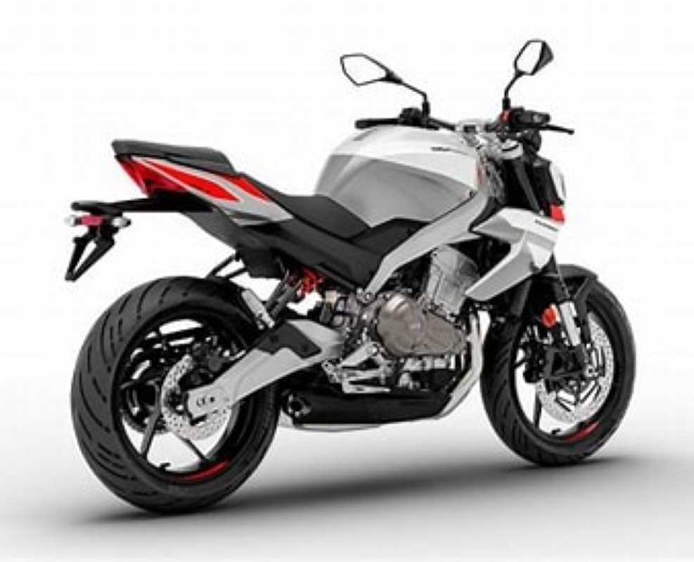 imagem traseira Aprilia Tuono 457 2025
