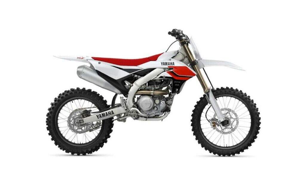 imagem lateral yamaha yz450f 2026 70 anniversary
