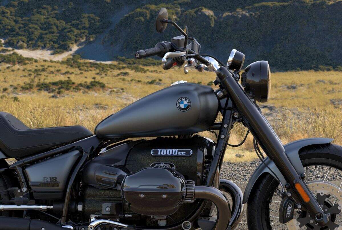 BMW-R18-Blacked-Out