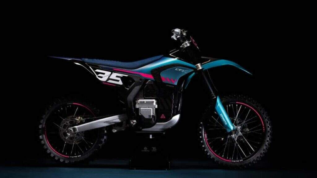 imagem lateral CFMoto CF-X