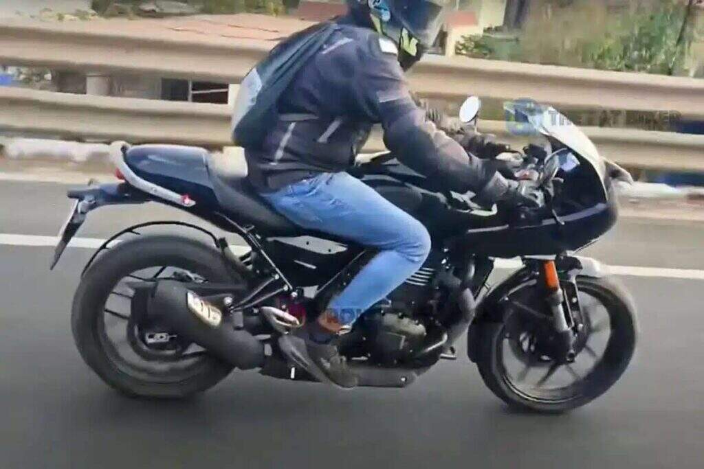 imagem nova triumph thruxton 400